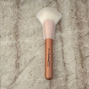 MAC Makeup Bronzer Fan Brush #1435 NIB